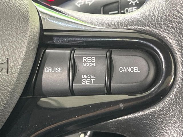 �y�N���[�Y�R���g���[���z�������H�����N���N���s�B�A�N�Z���𗣂��Ă���葬�x�ő��s���ł��A�������^�]���̕��S���y��!�����E�������ȒP�ȃX�C�b�`����Œ����ł��܂��B