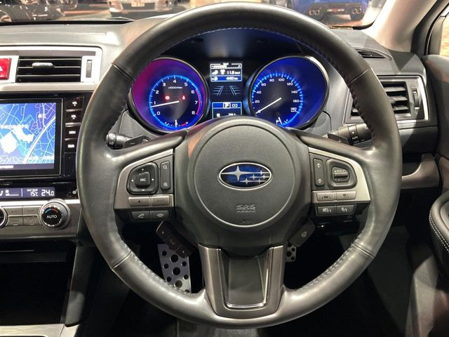 �y�����v�����X�e�A�����O�z�㎿�Ȋv���g�p���邱�ƂŁA��ɂ����������݂ƂĂ��^�]���₷���n���h���ł���