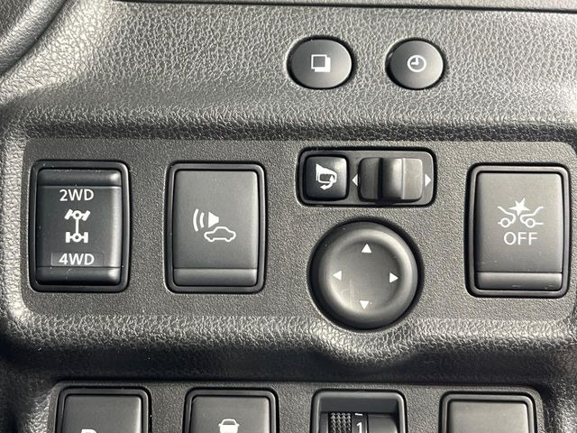 �y�d���i�[�~���[�z�T�C�h�~���[�͓d���i�[���ƂȂ��Ă���A�������ԏ�ł��L�Y�������X�N��}�����܂��B