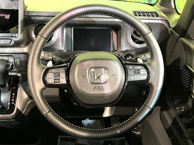 �y�����v�����X�e�A�����O�z�㎿�Ȋv���g�p���邱�ƂŁA��ɂ����������݂ƂĂ��^�]���₷���n���h���ł���