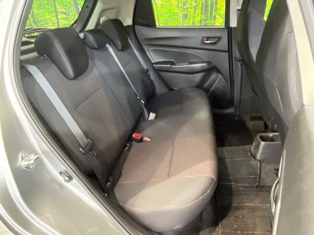 �R���p�N�g�J�[�ł����A�Z�J���h�V�[�g�͏\���ȍL����������K�ɂ���肢�������܂���V�[�g��|���đ傫�ȉו���ς񂾂�ƁA�p�r�̕����L��1��ł��B