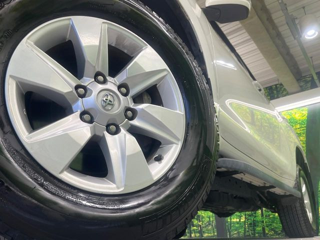 �y����17�C���`�A���~�z�C�[���z�O�ςɃ}�b�`���������A���~�z�C�[���𑕒����Ă���܂��B�e��ЊO�A���~�z�C�[����A�X�^�b�h���X�^�C�����戵�����Ă���܂��B���񂲑��k����������