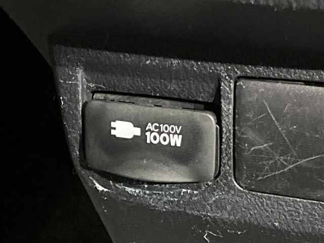 �y�A�N�Z�T���[�R���Z���g�z�L�����v��X�|�[�c�A�A�E�g�h�A�ł̃A�N�e�B�r�e�B�͂������A�ЊQ�E��d�̍ۂɏ����ɂ��Ȃ�AC100V�R���Z���g�𑕔���P�[�^�C��^�u���b�g�A�Q�[���@��̏[�d�ɂ���