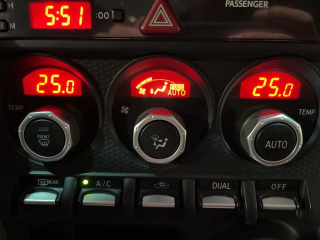 �y���E�Ɨ��^�t���I�[�g�G�A�R���z�^�]�ȂƏ���Ȃł��ꂼ�ꂨ�D�݂̉��x�ɐݒ�\�B����҂ɂ��z�������A���K�ȋ󒲂����͂��v���܂��B