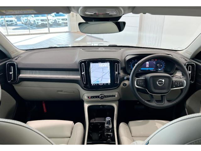 XC40ウルトラ B4 AWD 4WD