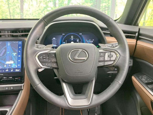 �y�����v�����X�e�A�����O�z�㎿�Ȋv���g�p���邱�ƂŁA��ɂ����������݂ƂĂ��^�]���₷���n���h���ł���