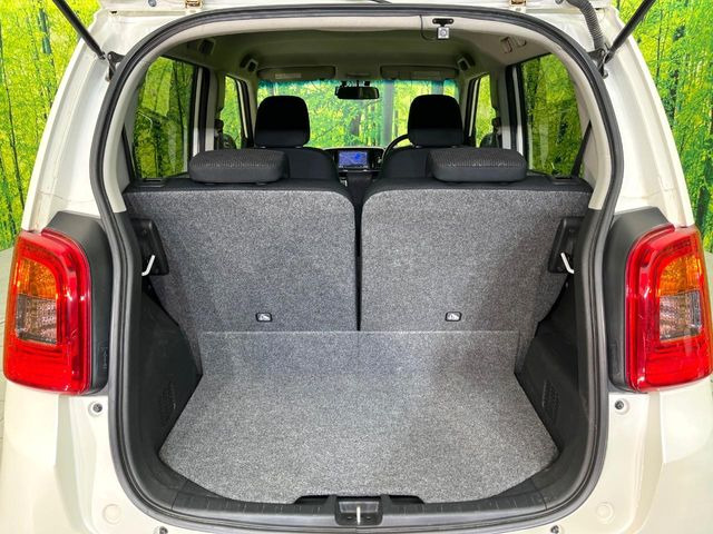 ���i�̂���������ʋ΁A���}���ɏ\���ȉ׎��X�y�[�X���m�ۂ��Ă���܂��B�Z�J���h�V�[�g��|���ƁA�傫�ȉו��̐ύڂ��\�ł���