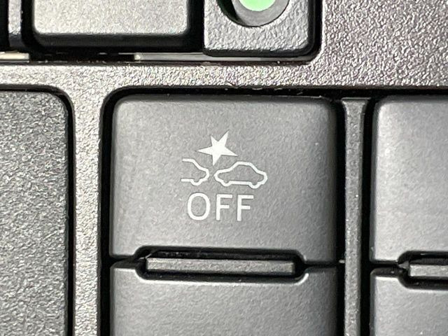 �y�X�}�[�g�A�V�X�g�z���s���ɑO���̎ԗ�����F�����A�Փ˂������Ȏ��͌x��ƃu���[�L�ŏՓˉ���Ɣ�Q�y�����A�V�X�g�B�����S�Ƀh���C�u�����y���݂��������܂��B