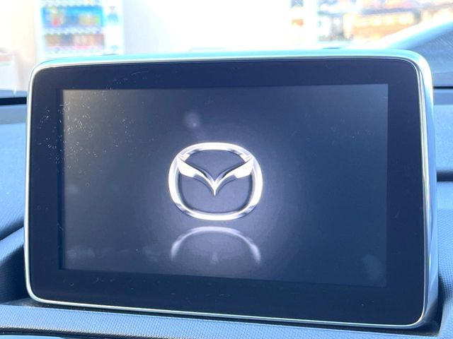 �y�}�c�_�R�l�N�g�i�r�z�ԓ��̕��͋C�Ƀ}�b�`������̌^�^�C�v�̃i�r�B�e����q�ݒ��Bluetooth�Đ����A�l�X�ȋ@�\���y���߂܂��B�����I�ȃ_�C�������삪�\�ŁA�g��������ǍD�ł��B