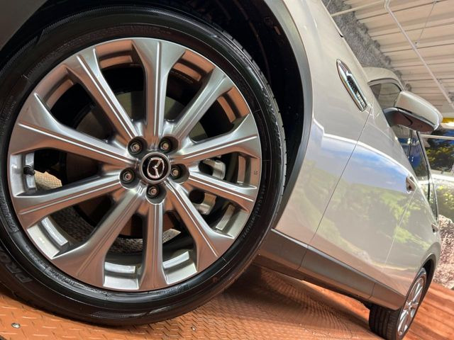 �y�O���[�h��p����20�C���`�A���~�z�C�[���z�f�U�C�����̍��������A���~�z�C�[���𑕒����Ă���܂��B�e��ЊO�A���~�z�C�[����A�X�^�b�h���X�^�C�����戵�����Ă���܂��B���񂲑��k����������