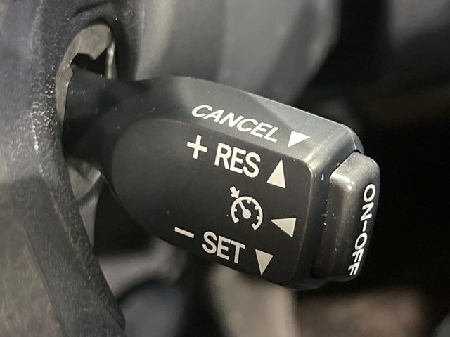 �y�N���[�Y�R���g���[���z�������H�����N���N���s�B�A�N�Z���𗣂��Ă���葬�x�ő��s���ł��A�������^�]���̕��S���y��!�����E�������ȒP�ȃX�C�b�`����Œ����ł��܂��B