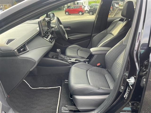 カローラツーリング1.8 ハイブリッド W×B