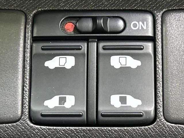 �y�����p���[�X���C�h�h�A�z�X�}�[�g�L�[��^�]�Ȃ̃X�C�b�`�Ō�ȗ����X���C�h�h�A�̊J���\���d��������͂����ăh�A���J����K�v�������A�����Ȃ��q�l�ł��ȒP�ɊJ���߂ł����K�ł���