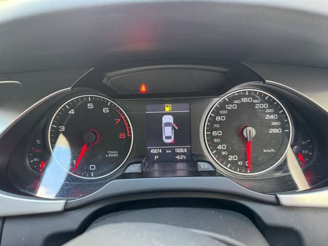 ���[�Ԃ܂łɎԗ������Ȃǐ�C�X�^�b�t����Ƃ������܂��� �����̓X�`�[�������͂��߁A�ł��邾���C���悭����肢��������悤�����������܂�!�O���͋@�B�Ŗ����������āA���b�N�X�R�[�e�B���O�������Ă��܂��B