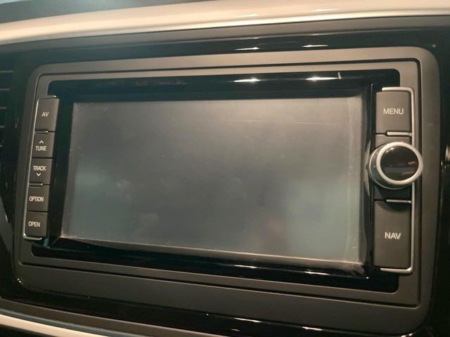 ��VW�����i�r:��̊��̂���i�r�́A����������ԓ������o���Ă���܂��BBluetooth�Đ��ȂǃI�[�f�B�I�@�\���[�����Ă���܂��̂ŁA�^�]�����y���߂܂���