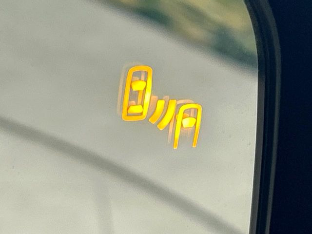 �y�u���C���h�X�|�b�g���[�j���O�z���s���A�h�A�~���[�̎��p�ɂȂ�₷���ӏ��Ɍ㑱�Ԃ��ڋ߂���ƃT�C�h�~���[�t�߂Ɍx����\���A�h���C�o�[�ɒ��ӊ��N�����Ă���܂��B