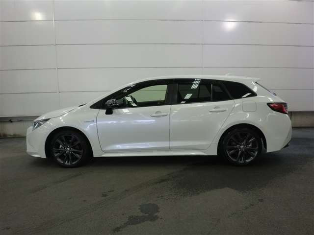 カローラツーリング1.8 ハイブリッド W×B