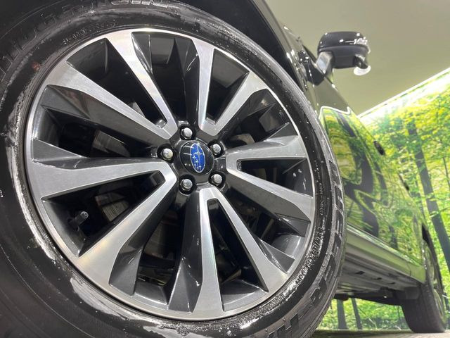 �y����18�C���`�A���~�z�C�[���z�O�ςɃ}�b�`���������A���~�z�C�[���𑕒����Ă���܂��B�e��ЊO�A���~�z�C�[����A�X�^�b�h���X�^�C�����戵�����Ă���܂��B���񂲑��k����������