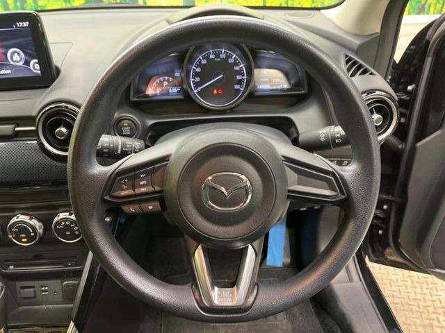 �y�X�}�[�g�u���[�L�T�|�[�g�z���s���ɑO���̎ԗ�����F�����A�Փ˂������Ȏ��͌x��ƃu���[�L�ŏՓˉ���Ɣ�Q�y�����A�V�X�g�B�����S�Ƀh���C�u�����y���݂��������܂��B