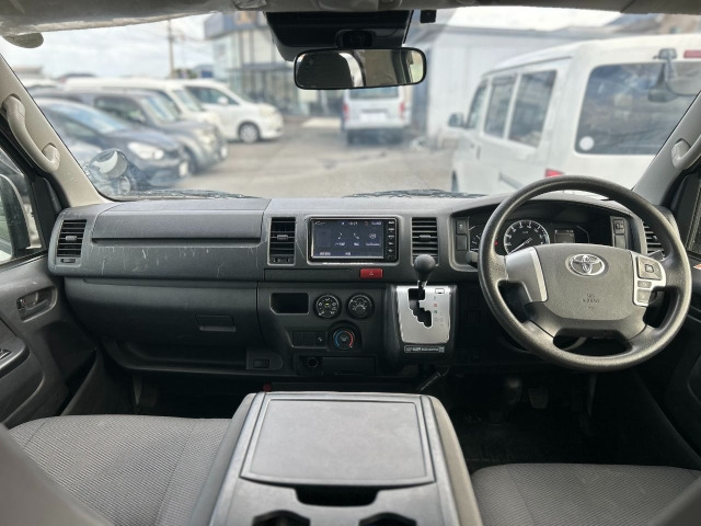 ハイエースバン