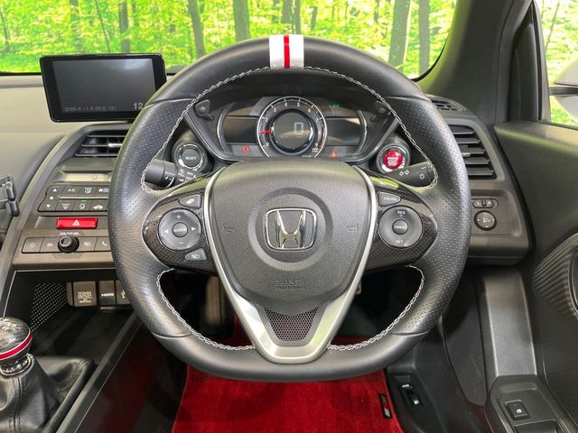 �y�����v�����X�e�A�����O�z�㎿�Ȋv���g�p���邱�ƂŁA��ɂ����������݂ƂĂ��^�]���₷���n���h���ł���