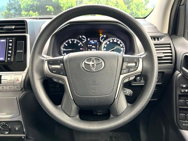 �y�X�e�A�����O�X�C�b�`�z�^�]���A�O������ڐ������炷���ƂȂ��A�I�[�f�B�I���̑��삪�\�ȕ֗��@�\!���S&���K�ȃh���C�u�����o���Ă���܂���