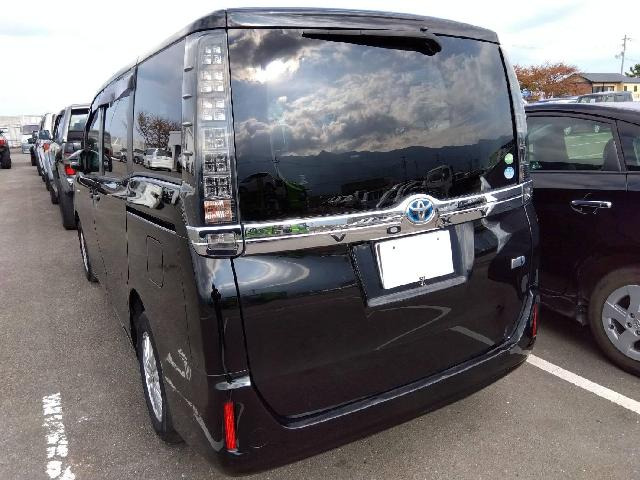 ヴォクシー1.8 ハイブリッド X