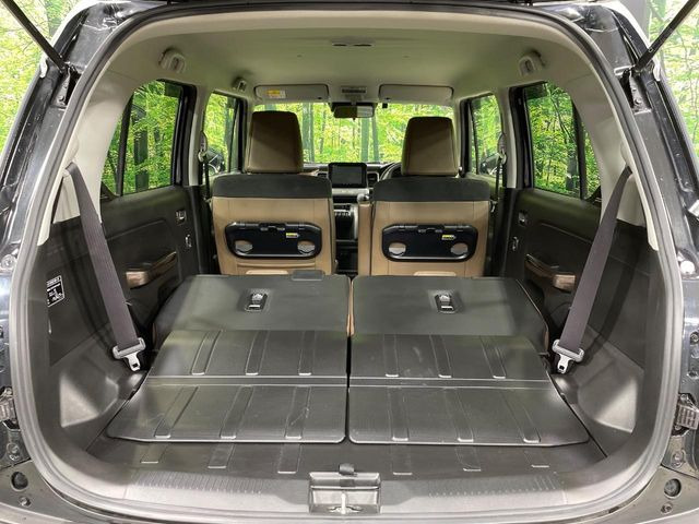 ���i�̂���������ʋ΁A���}���ɏ\���ȉ׎��X�y�[�X���m�ۂ��Ă���܂��B�Z�J���h�V�[�g��|���ƁA�傫�ȉו��̐ύڂ��\�ł���