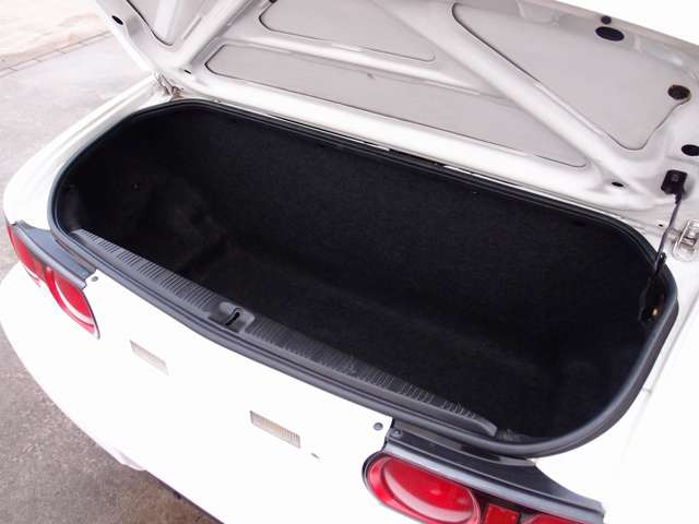 ���Ђ̓h�A�̃q���W����/�e�������/�t���A�}�b�g�ȂǁA�ׂ��ȏ����Y��ɃN���[�j���O�v���܂��B�V�Ԃ��낵���Ă̂悤�ȋP������ԗ������q�l�ɂ��[�Ԃ����Ē����܂��B�������̂��q�l�������S���Ă������������܂�