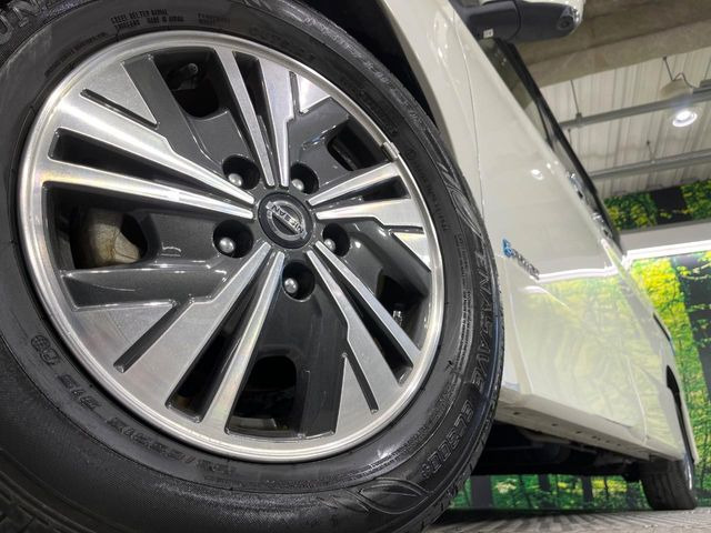 【純正15インチアルミホイール】外観にマッチした純正アルミホイールを装着しております。各種社外アルミホイールや、スタッドレスタイヤも取扱いしております。是非ご相談ください♪