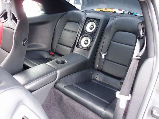 �J�X�^����p500���~�ȏ�!XN��NOS�L�b�g�𑕒������J�X�^��GTR�̓���!���O���S�ĂɎ�������A�I�[�f�B�I�͐��E�I�ɗL���ȃ��[�J�[�l�œ���BRAYS��TE37�AHKS�ԍ����ȂǊ󏭉��l�̍������