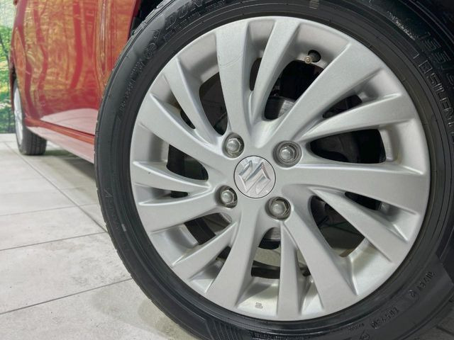 �y����14�C���`�A���~�z�C�[���z�O�ςɃ}�b�`���������A���~�z�C�[���𑕒����Ă���܂��B�e��ЊO�A���~�z�C�[����A�X�^�b�h���X�^�C�����戵�����Ă���܂��B���񂲑��k����������