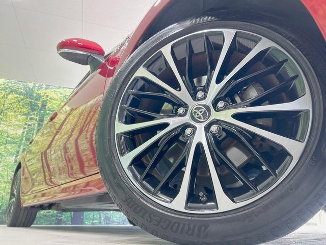 �y����18�C���`�A���~�z�C�[���z�O�ςɃ}�b�`���������A���~�z�C�[���𑕒����Ă���܂��B�e��ЊO�A���~�z�C�[����A�X�^�b�h���X�^�C�����戵�����Ă���܂��B���񂲑��k����������