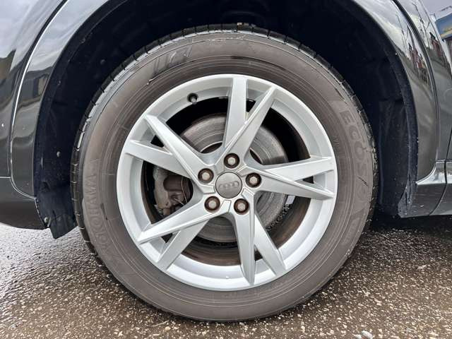 �y�A���~�z�C�[���z�f�U�C�������厖�ł����A�X�`�[���z�C�[���ɔ�ׂăA���~�͌y�ʂł��̂ŁA�R��⑖��ɂ��e�����܂��B