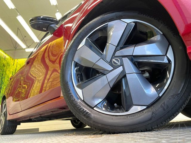 �y����17�C���`�A���~�z�C�[���z�O�ςɃ}�b�`���������A���~�z�C�[���𑕒����Ă���܂��B�e��ЊO�A���~�z�C�[����A�X�^�b�h���X�^�C�����戵�����Ă���܂��B���񂲑��k����������