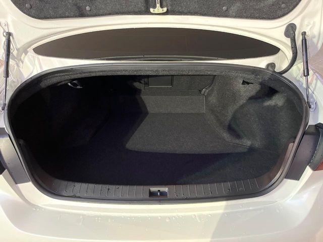 ���i�̂���������ʋ΁A���}���ɏ\���ȉ׎��X�y�[�X���m�ۂ��Ă���܂��B