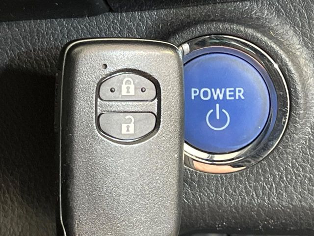 �y�X�}�[�g�L�[�z�J�o����|�P�b�g�ɓ��ꂽ�܂܂ł��h�A�̎{���E�������\�ȃX�}�[�g�L�[�𑕔��B�G���W���̃I���E�I�t�����J�M�����o���K�v����������Ƃ��Ă��֗��ł���