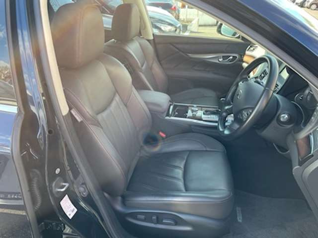 フーガハイブリッド3.5 VIP