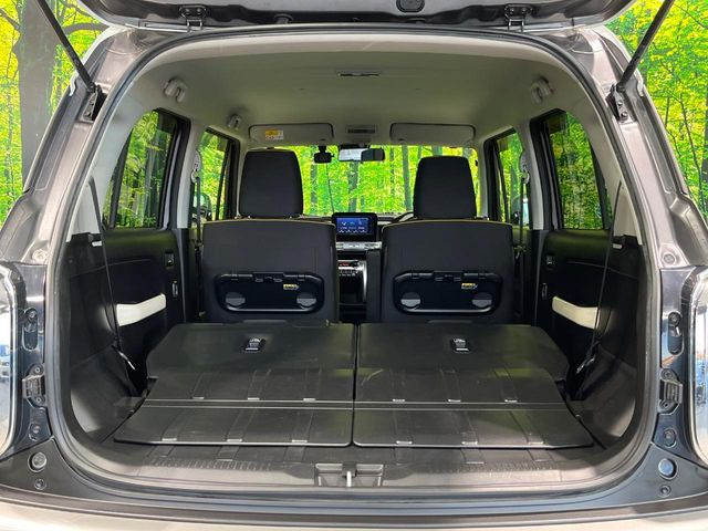 ���i�̂���������ʋ΁A���}���ɏ\���ȉ׎��X�y�[�X���m�ۂ��Ă���܂��B�Z�J���h�V�[�g��|���ƁA�傫�ȉו��̐ύڂ��\�ł���