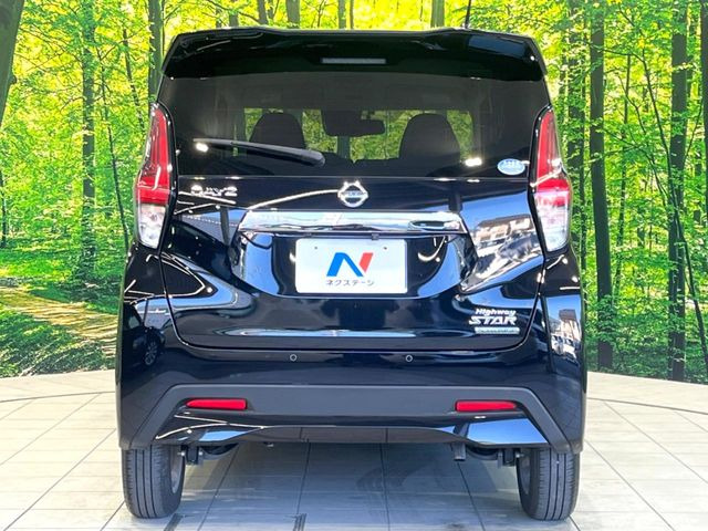 安心の最長10年・走行無制限保証(有償)をご用意。保証内容も充実はもちろん、無料点検&オイル交換や、年中無休の全国・24時間ロードサービスも付帯されておりますのでご安心下さい。