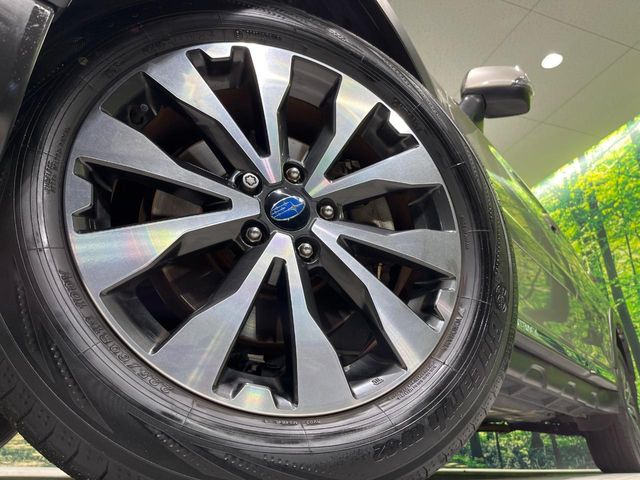 �y����18�C���`�A���~�z�C�[���z�O�ςɃ}�b�`���������A���~�z�C�[���𑕒����Ă���܂��B�e��ЊO�A���~�z�C�[����A�X�^�b�h���X�^�C�����戵�����Ă���܂��B���񂲑��k����������