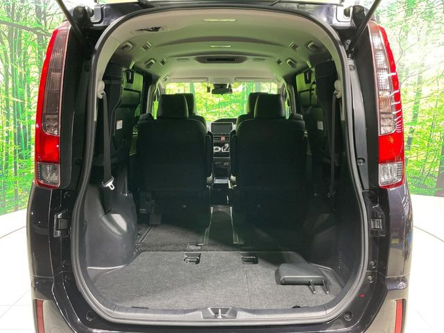 ���i�̂���������ʋ΁A���}���ɏ\���ȉ׎��X�y�[�X���m�ۂ��Ă���܂��B�Z�J���h�V�[�g��|���ƁA�傫�ȉו��̐ύڂ��\�ł���