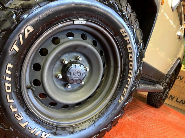 �y17�C���`�A���~�z�C�[���z�O�ςɃ}�b�`�����A���~�z�C�[���𑕒����Ă���܂��B�e��A���~�z�C�[����A�X�^�b�h���X�^�C�����戵�����Ă���܂��B���񂲑��k����������