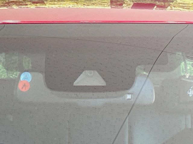 �y�g���^�Z�[�t�e�B�Z���X�z���s���ɑO���̎ԗ�����F�����A�Փ˂������Ȏ��͌x��ƃu���[�L�ŏՓˉ���Ɣ�Q�y�����A�V�X�g�B�����S�Ƀh���C�u�����y���݂��������܂��B