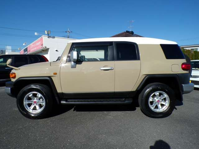 �N���J��SUV�̂ق��ɂ��A���t�@�[�h�E�G���O�����h�E�Z���i�E�X�e�b�v���S���E���H�N�V�[�E���F���t�@�C�A�E�I�f�b�Z�C�E�A���Ԃ��|���V�F�J�C�G�� �~�j�N���X�I�[�o�[�I�[��4 �L���v�e�B�o���݌ɂ��Ă���܂�