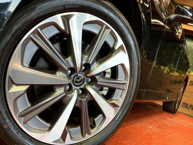 �y����20�C���`�A���~�z�C�[���z�O�ςɃ}�b�`���������A���~�z�C�[���𑕒����Ă���܂��B�e��ЊO�A���~�z�C�[����A�X�^�b�h���X�^�C�����戵�����Ă���܂��B���񂲑��k����������