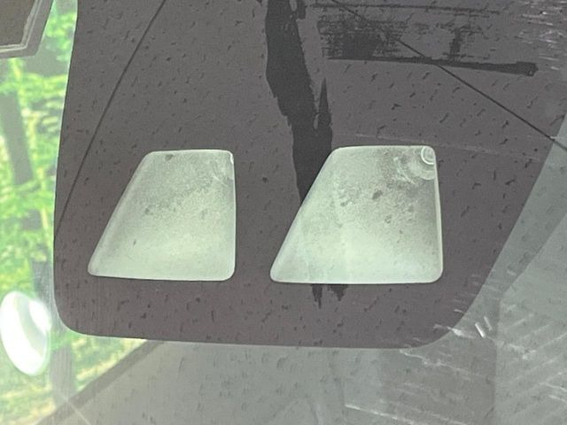 �y�X�}�[�g�A�V�X�g�z���s���ɑO���̎ԗ�����F�����A�Փ˂������Ȏ��͌x��ƃu���[�L�ŏՓˉ���Ɣ�Q�y�����A�V�X�g�B�����S�Ƀh���C�u�����y���݂��������܂��B