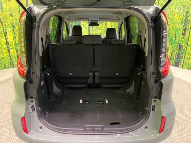 ���i�̂���������ʋ΁A���}���ɏ\���ȉ׎��X�y�[�X���m�ۂ��Ă���܂��B�Z�J���h�V�[�g��|���ƁA�傫�ȉו��̐ύڂ��\�ł���