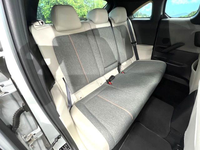 �y�n�[�t���U�[�V�[�g�z�������ƍ���S�n�𗼗������l�C�̃V�[�g���w�ʁE���ʂ̃t�@�u���b�N�f�ނ́A�ʋC���̗ǂ��⊊��ɂ����ɗD��Ă��܂��B�C���╞���ɍ��E���ꂸ���K�ɂ���肢�������܂��B