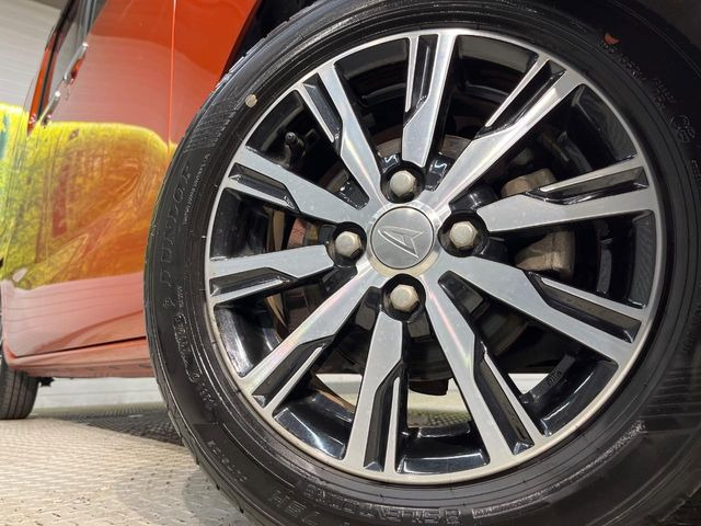 �y����14�C���`�A���~�z�C�[���z�O�ςɃ}�b�`���������A���~�z�C�[���𑕒����Ă���܂��B�e��ЊO�A���~�z�C�[����A�X�^�b�h���X�^�C�����戵�����Ă���܂��B���񂲑��k����������